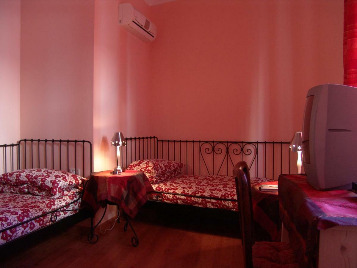 I Colori Di Sara Bed and Breakfast Κατάνια Εξωτερικό φωτογραφία