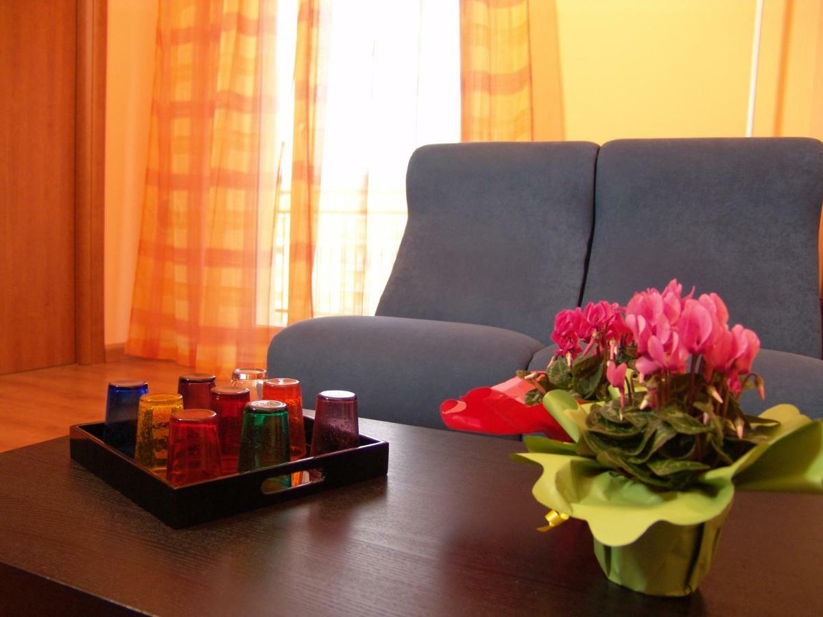 I Colori Di Sara Bed and Breakfast Κατάνια Εξωτερικό φωτογραφία